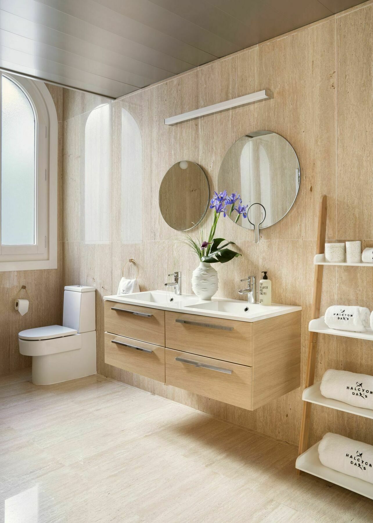 Appartement Halcyon Days Designer By Ana Locking *